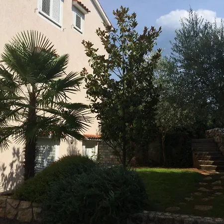 - 4 Apartament