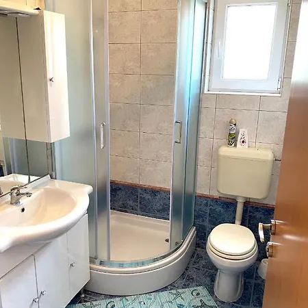 - 4 Apartament